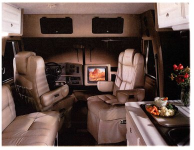 1999 Dynamax Isata Touring Sedan Brochure page 3