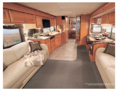 2005 Fleetwood Discovery Brochure page 3