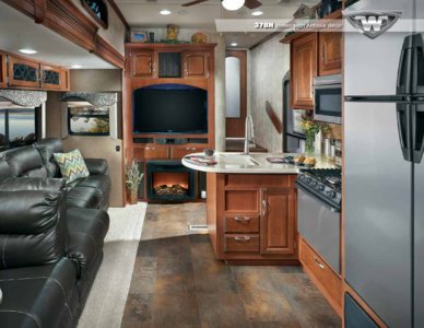 2016 Winnebago Latitude Brochure page 7