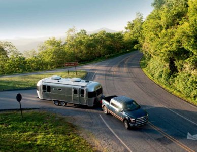 2017 Airstream Travel Trailers Brochure page 18