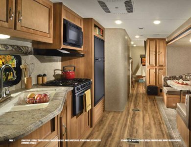 2017 Coachmen Catalina SBX French Brochure page 2