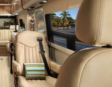 2018 Airstream Tommy Bahama Interstate Touring Coach Brochure page 9
