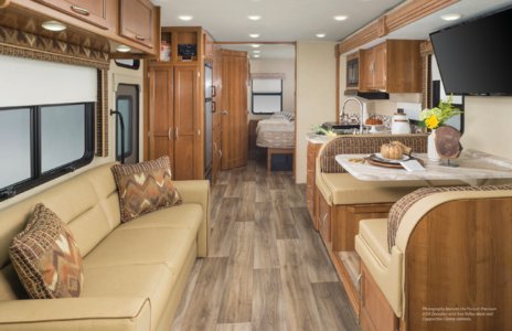 2018 Coachmen Pursuit Brochure page 4