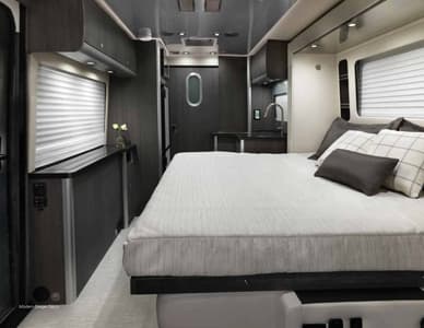 2020 Airstream Atlas Touring Coach Brochure page 4