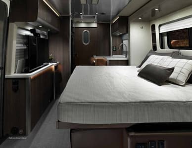 2020 Airstream Atlas Touring Coach Brochure page 6