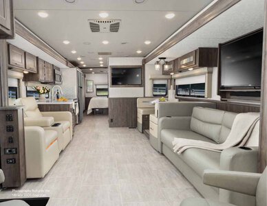 2021 Coachmen Mirada Brochure page 3