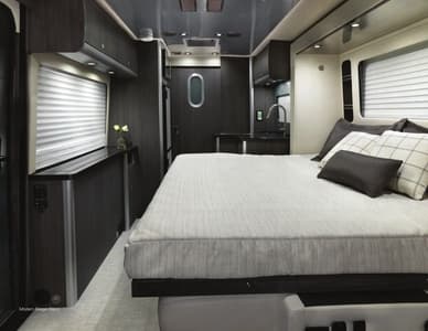 2022 Airstream Atlas Touring Coach Brochure page 4