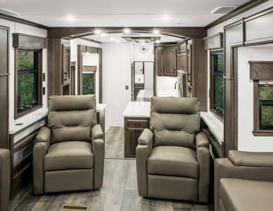 2024 DRV Luxury Suites Mobile Suites Brochure page 8