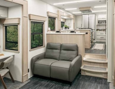 2025 DRV Luxury Suites Mobile Suites Brochure page 4