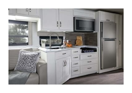 2026 Newmar Bay Star Brochure page 10