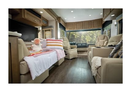 2026 Newmar Canyon Star Brochure page 8