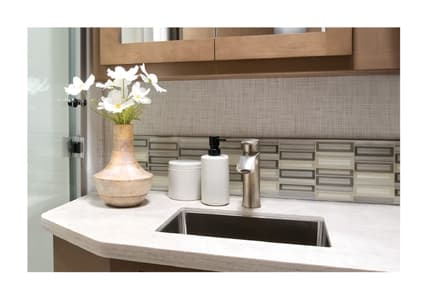 2026 Newmar Canyon Star Brochure page 17