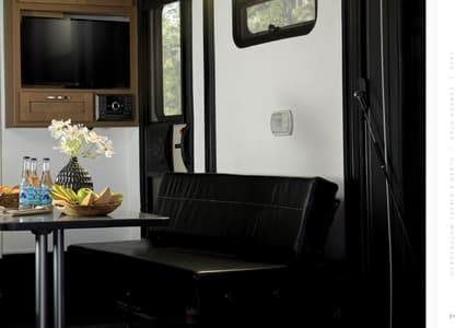 2026 Newmar Canyon Star Brochure page 21