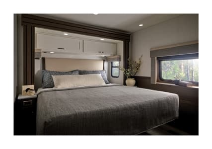 2026 Newmar Grand Star Brochure page 16