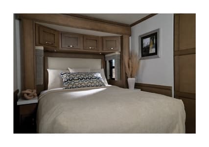 2026 Newmar Super Star Brochure page 14